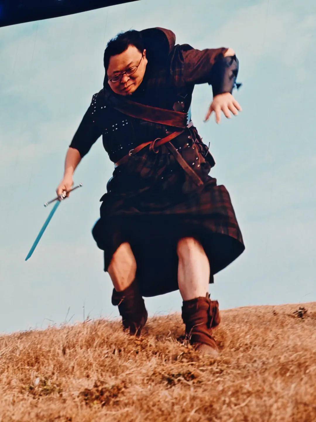 回归宝刀未老“真还传”后他说要带中国好产品赢AG真人游戏地址一文看懂科技春晚！罗永浩七年(图6)